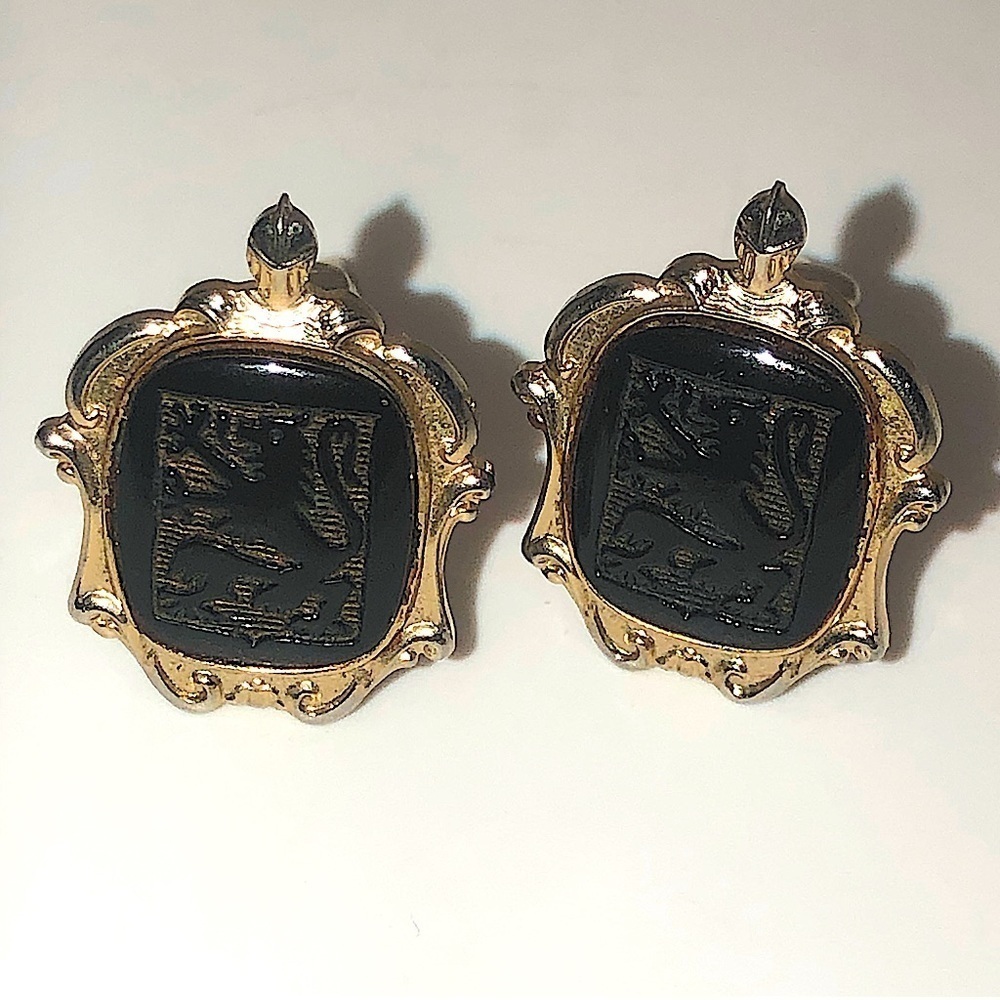 Vtg Carved Onyx Lion Intaglio Cameo Gold Tone Cufflinks Unmarked .9” x .8”